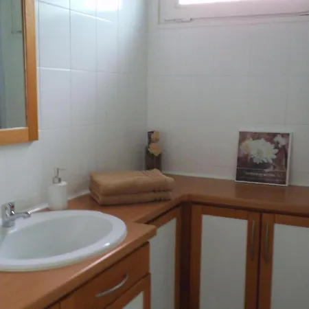 Au Bougainvillier 3* بيربينيو