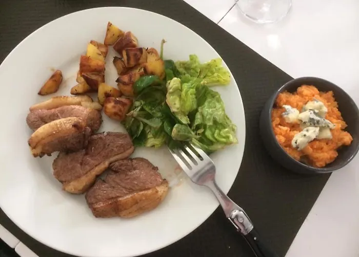 Au Bougainvillier Bed & Breakfast 3*