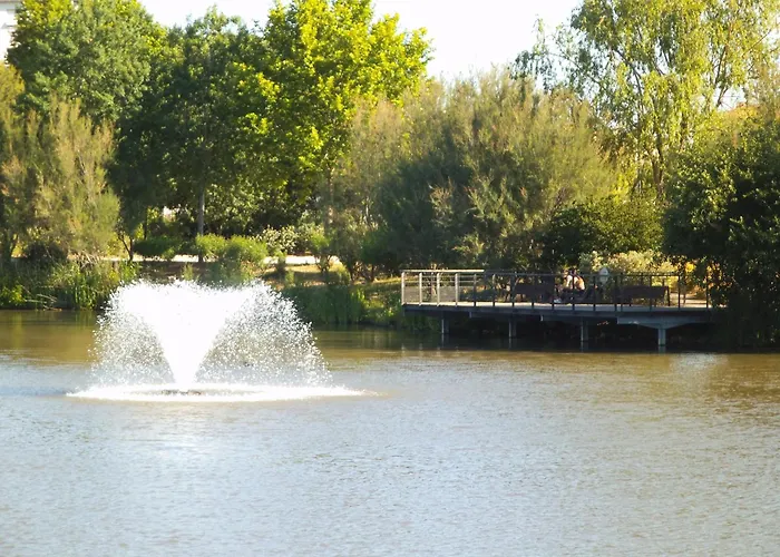 Au Bougainvillier Bed & Breakfast 3*